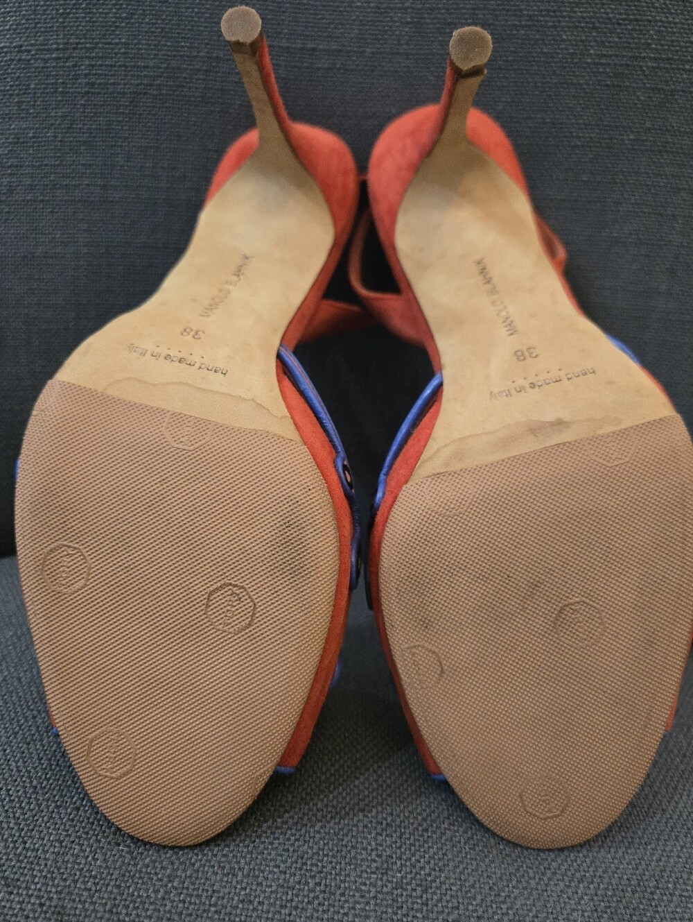 Manolo Blahnik Red Slingback Heels 38 Designer Sandals, Bold Colorblock 2016 - Picture 5 of 10